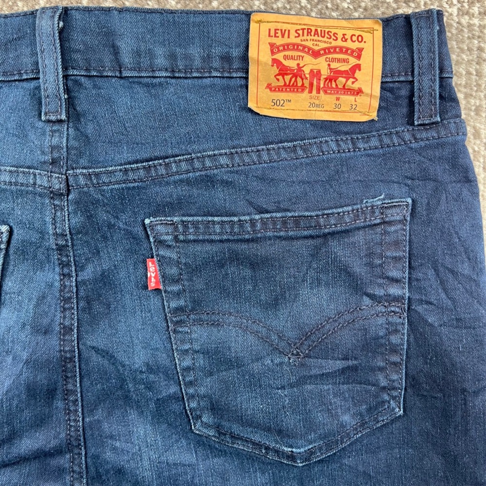Levis 502 Regular Taper Jeans Womens 30x32 Dark Wash Blue Denim Whiskered - Picture 4 of 10